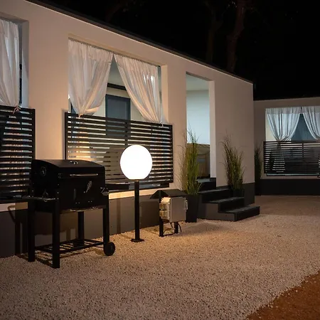 Mobile Aria With Jacuzzi Сasa de vacaciones Vodice