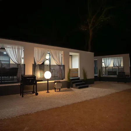 Mobile Aria With Jacuzzi *